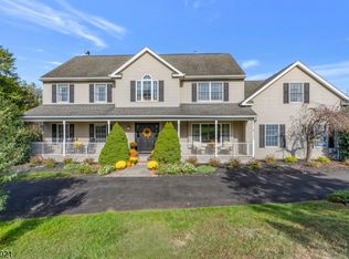 499 Barton Ln, Neshanic Station, NJ 08853