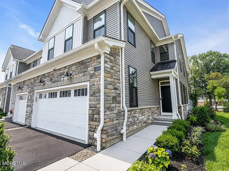 113 Mustang Dr — Photo 4