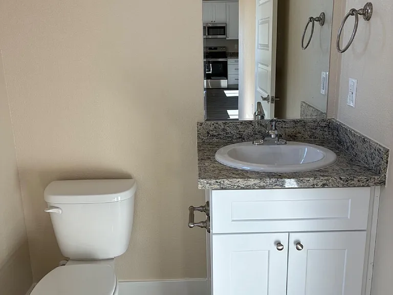 3621 Venice Ave — Photo 12