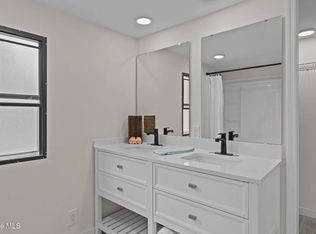 172.5 Hopkins Dr, Beaufort, NC 28516