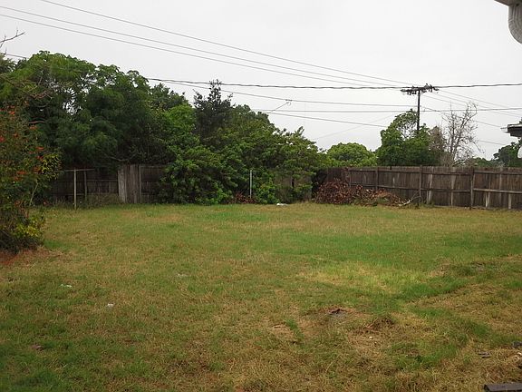 3rd image of 4230 Beacon Square Dr
