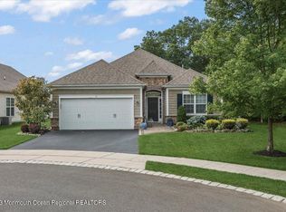 19 W Rossini Ct, Farmingdale, NJ 07727