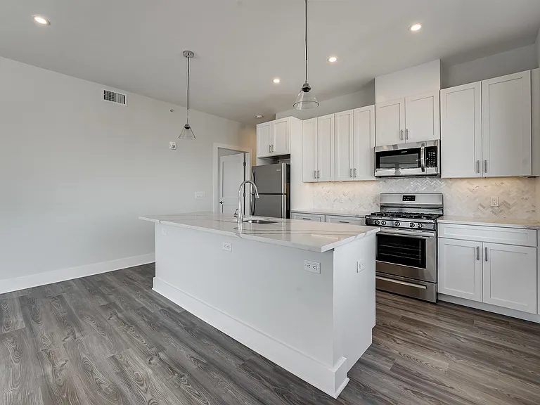 658 Grand St #303 — Photo 33