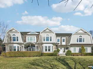 4 Millbrook Ln, Franklin Lakes, NJ 07417