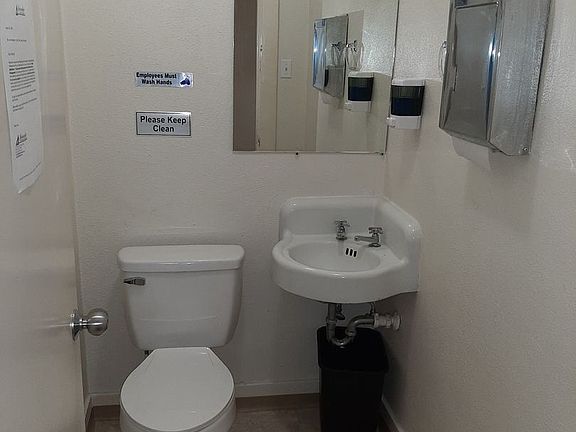 5th image of 2603 6th Ave #202