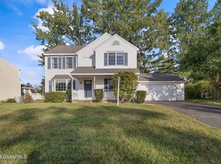 7 Van Rensselaer Way, Glenmont, NY 12077