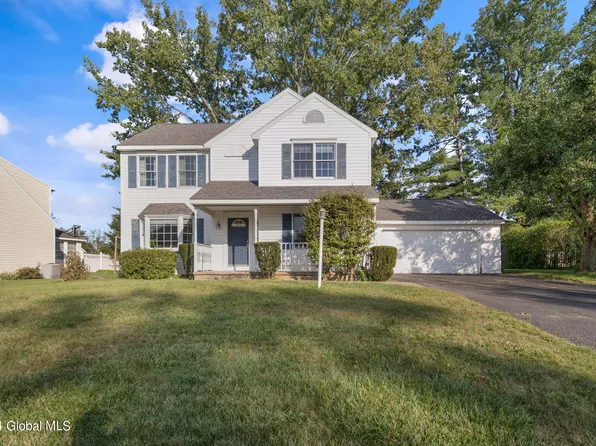 7 Van Rensselaer Way, Glenmont, NY 12077