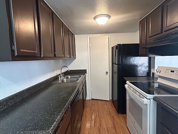 4th image of 4463 E Pueblo Ave