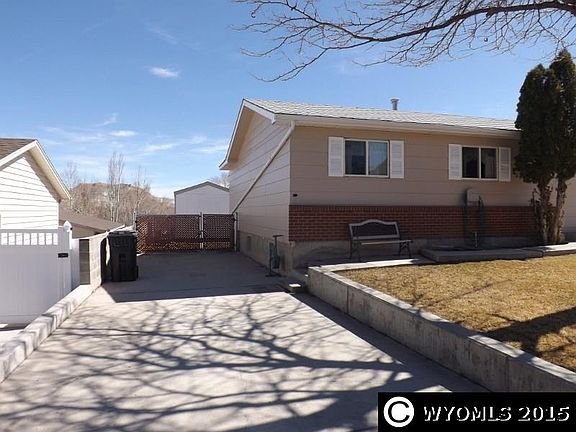 2nd image of 240 Aspen St