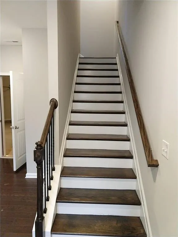 3 bed, 3.5 bath, 2250 sqft, $3,400 — Photo 3