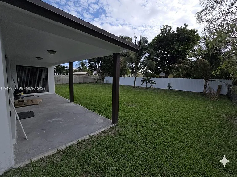 4360 NW 15th St — Photo 18