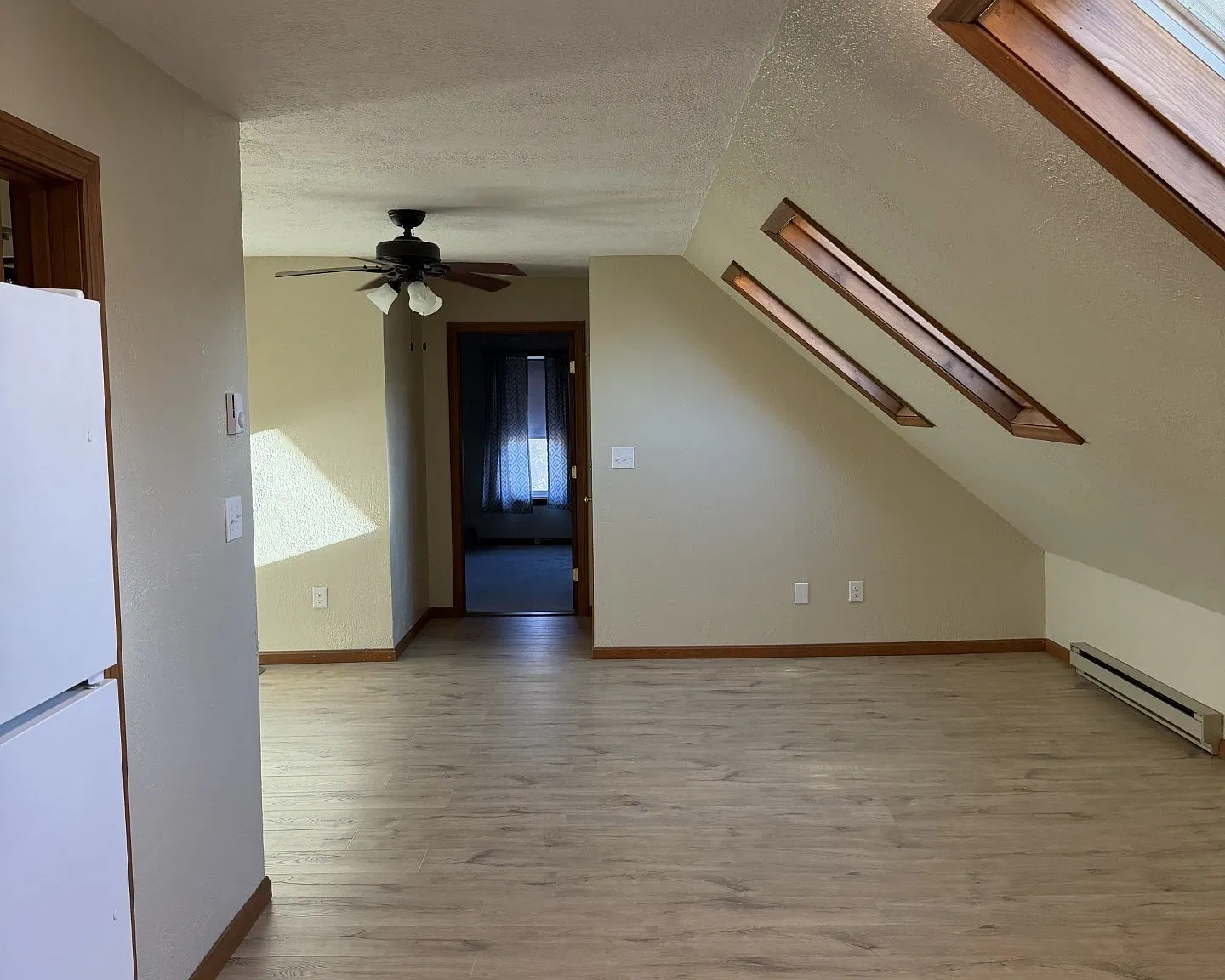 1 bed, 1.0 bath, 575 sqft, $1,300 — Photo 2