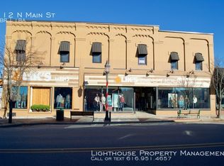 112 N Main St, Rockford, MI 49341