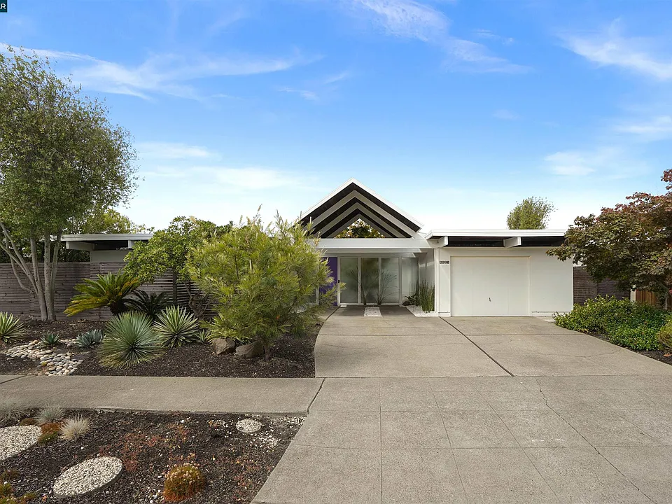 8021 Shay Dr