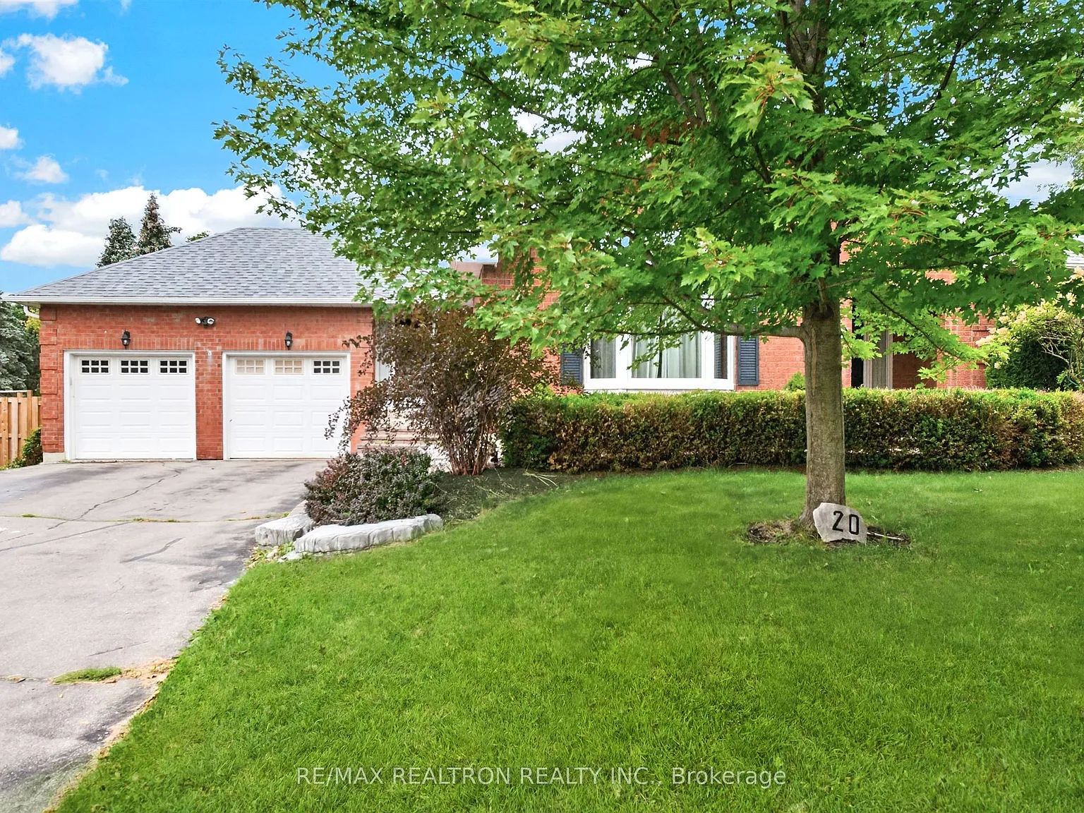 2 bed, $2,600 — Photo 2