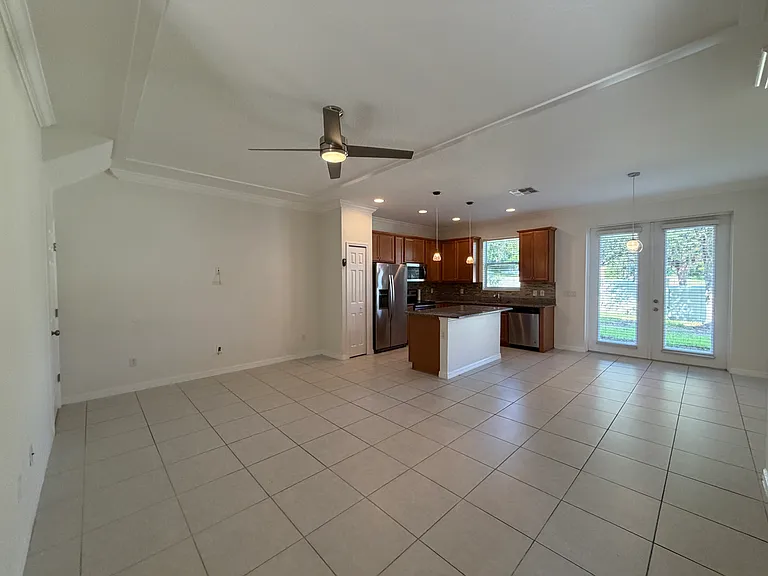 1018 Capitol Hill Ct — Photo 16