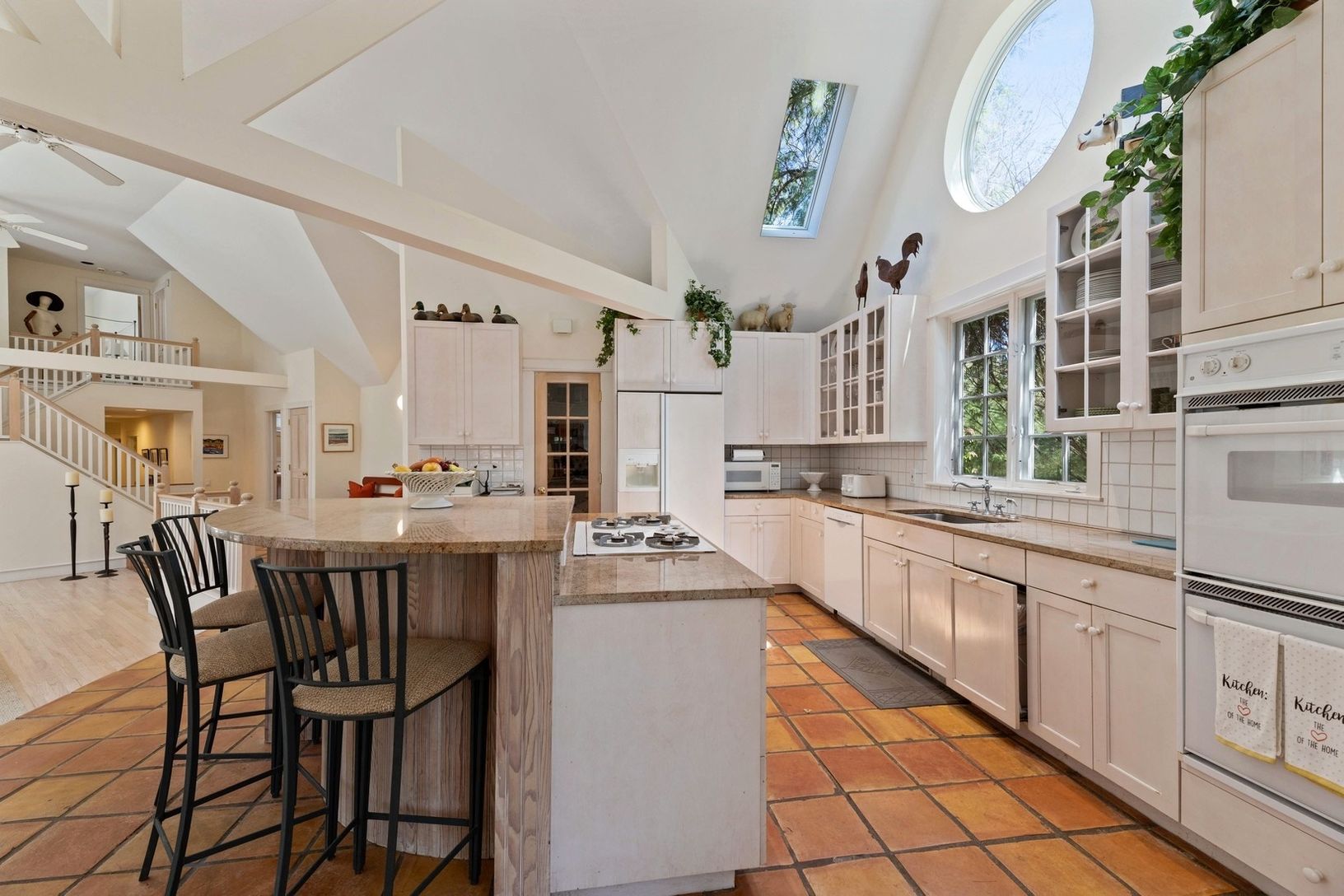  open kitchen & pantry