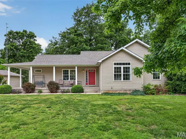 588 Deerfield Rd, Walnut Hill, IL 62893