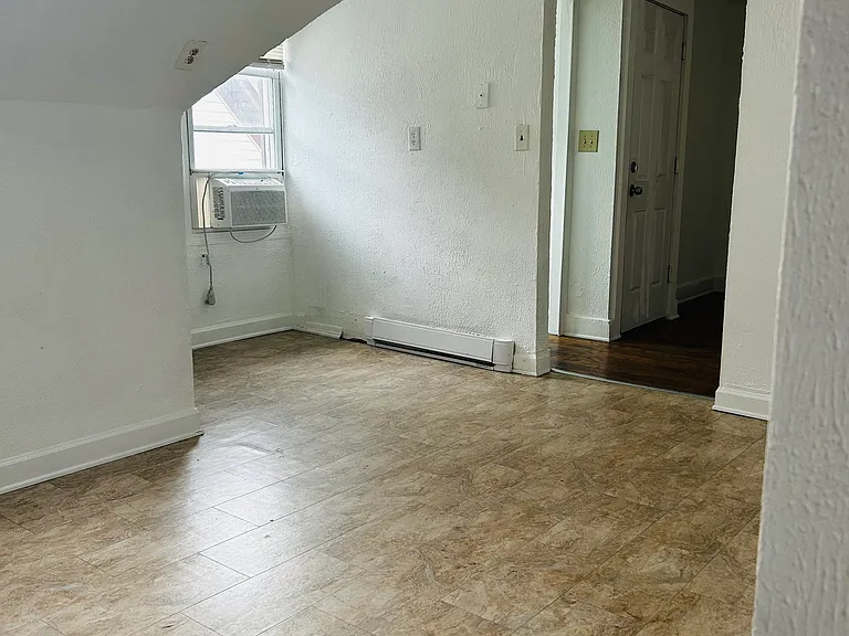 779 William St #3 — Photo 9