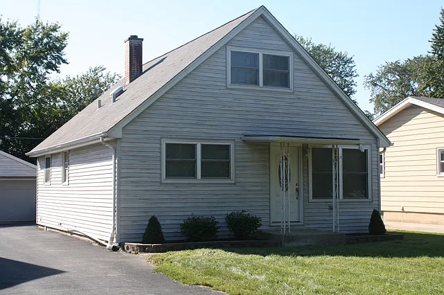 3814 N Park St photo 1