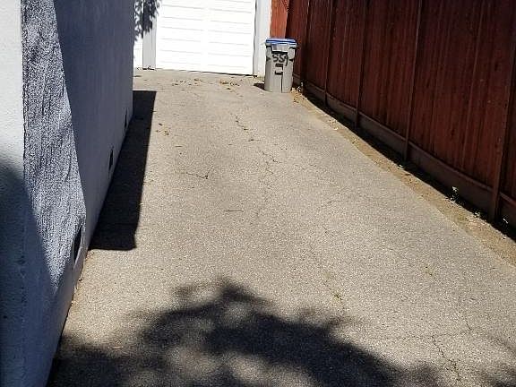 5th image of 554 N Genevieve Ln