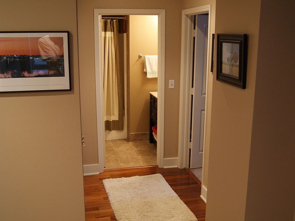 1st image of 300 S 16th St APT 1002