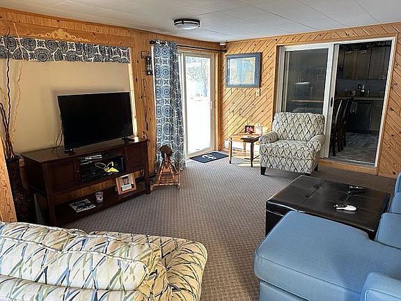 3rd image of 6407 Sunnyside Dr