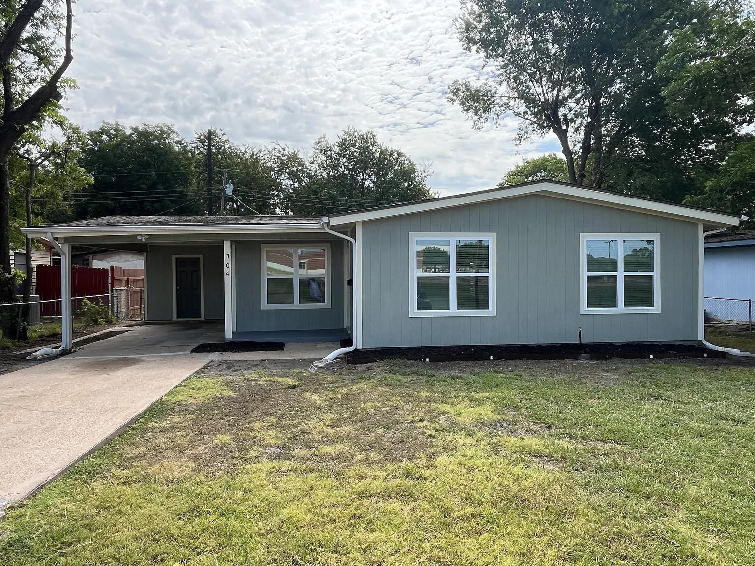 3 bed, 891 sqft, $1,650 — Photo 3