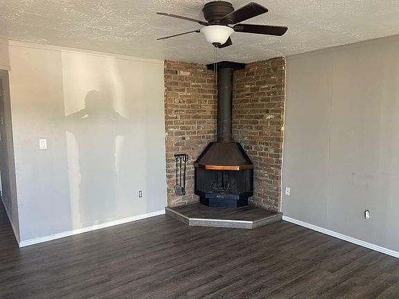 4th image of 2221 W Lupine Ave
