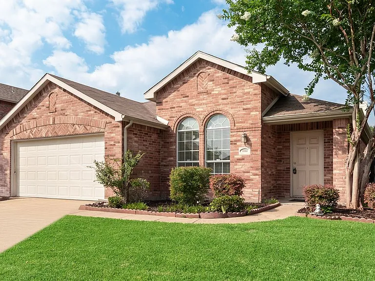 1004 Trickham Dr — Photo 31