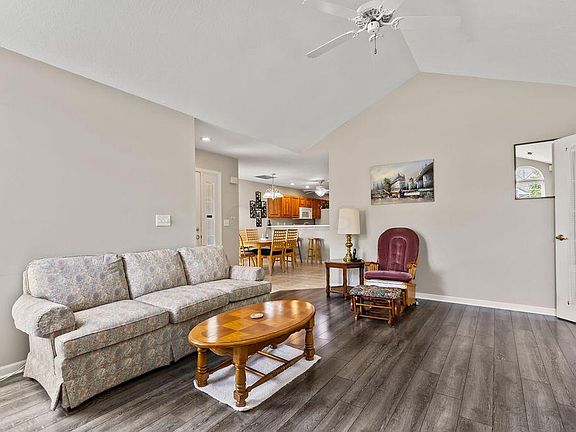 5th image of 84 Orchard Oak Dr
