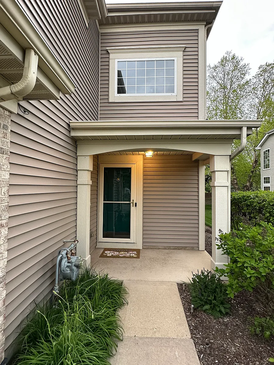 Building Photo - 560 Lancaster Dr #560