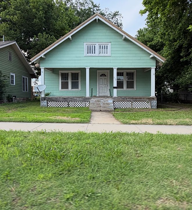 1st image of 712 W Main St