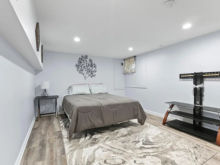 234 Howell St — Photo 32