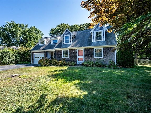 2nd image of 80 Dunns Pond Rd