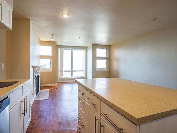 5th image of 3023 1st Ave #1-505