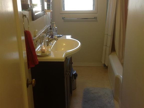 5th image of 366 S 36th St