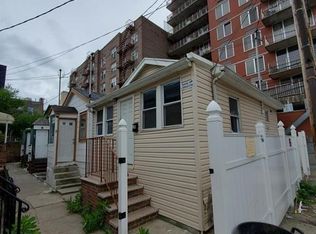 1 Banner 3 Ter #R, Brooklyn, NY 11235