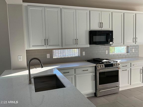 5th image of 31819 N 123rd Ln