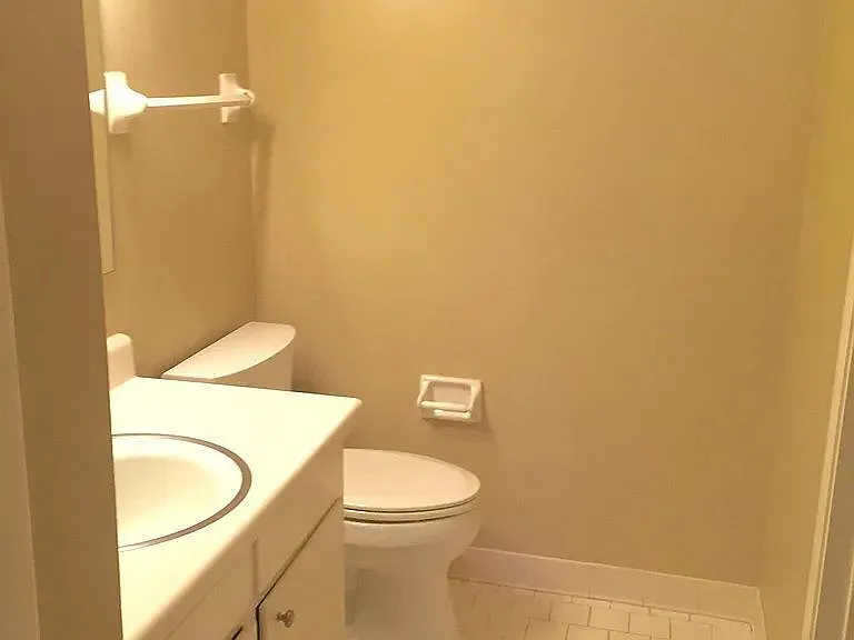 733 E College Ave — Photo 13