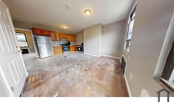 1st image of 99 Wright St #1