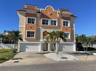 136 175th Ave E, Redington Shores, FL 33708