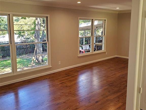 5th image of 1112 Briarwood Blvd