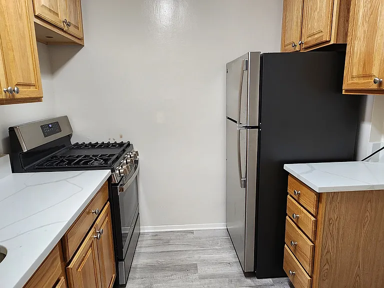 860 E Broadway #5F — Photo 10