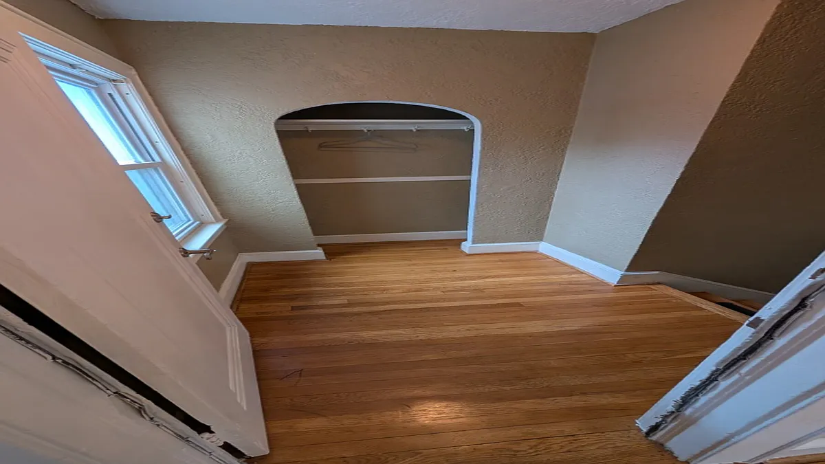 Building Photo - 3 Woodbury Ave #2