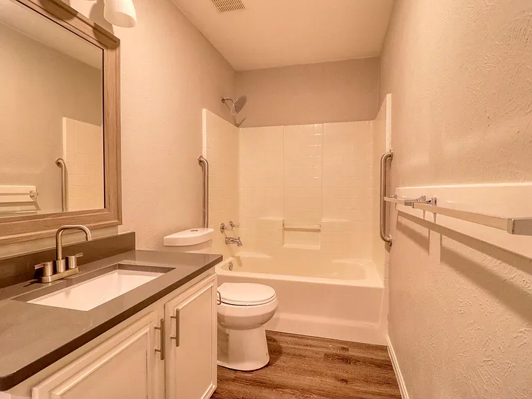 2221 Bowie Dr #11 — Photo 19