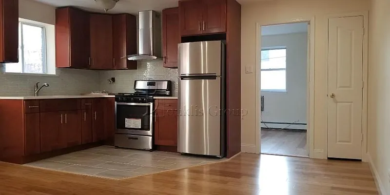 Rented by Bouklis Group | media 14