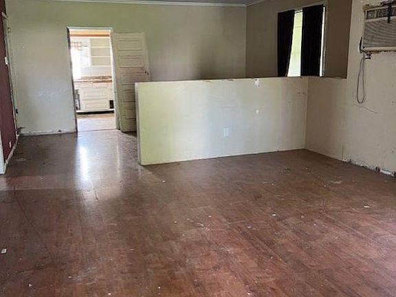 3rd image of 649 N Main St