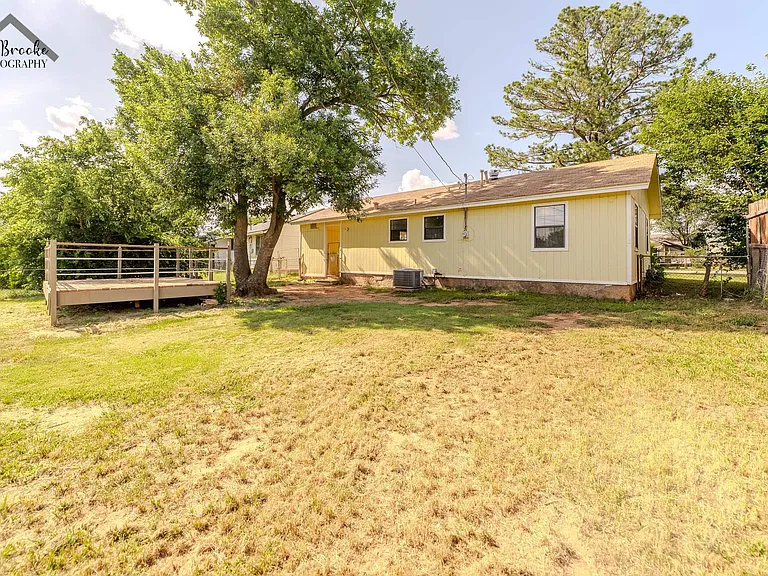 1643 Best Blvd — Photo 19