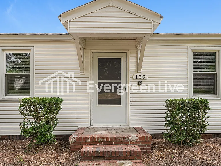 129 Winburn St — Photo 1